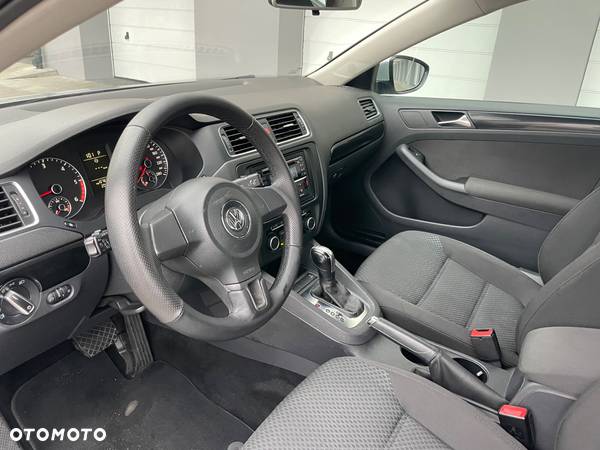 Volkswagen Jetta 1.6 TDI DPF Comfortline DSG - 25