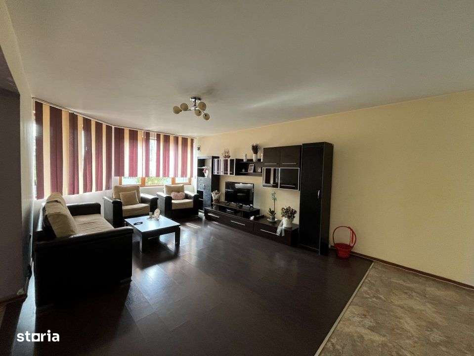 Exclusivitate! Vila P+M inalta, 4 camere, mobilata utilata, Valu lui T - Imagine principală: 4/12