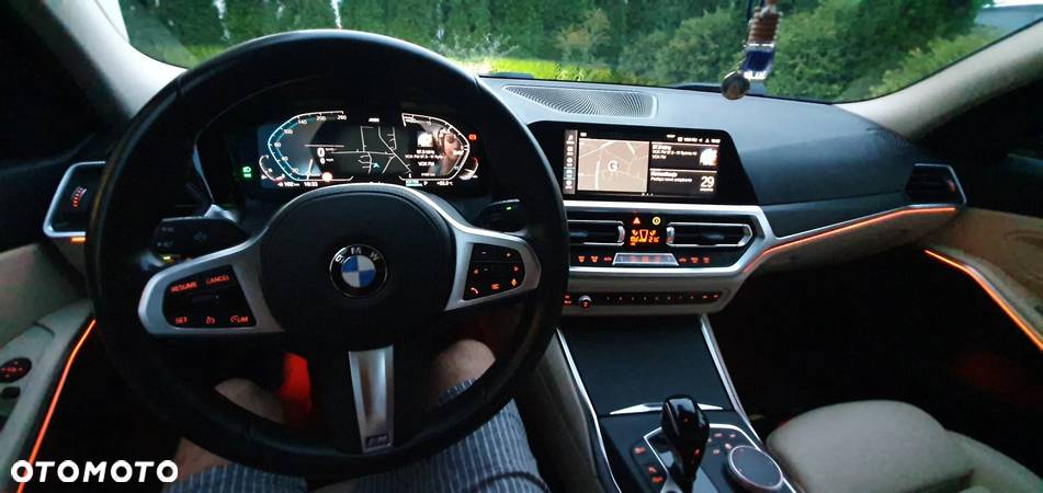 BMW Seria 3 320i Luxury Line sport - 29