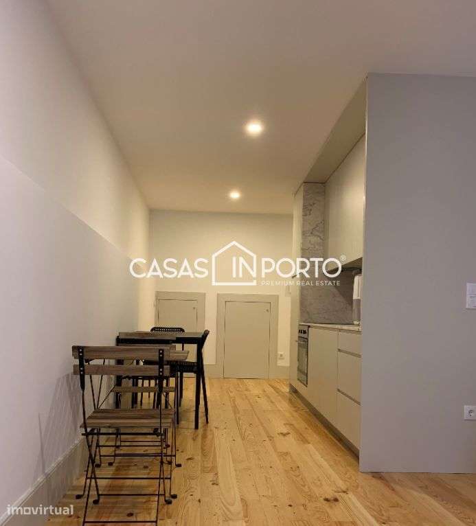 Apartamento Com Terraco Junto Aos Aliados