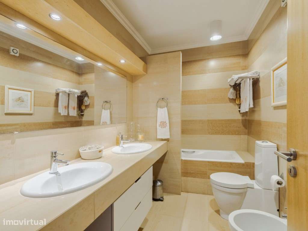 Penthouse Exclusiva no Coração de Grândola-23
