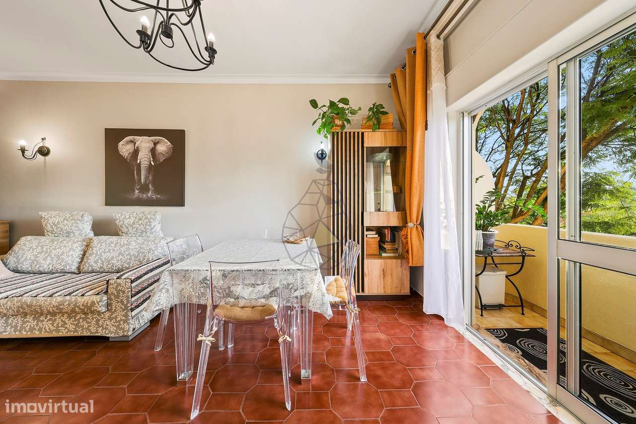 T2 em Bemposta com arrecadação privativa e terraço comum espaçoso  - A-12