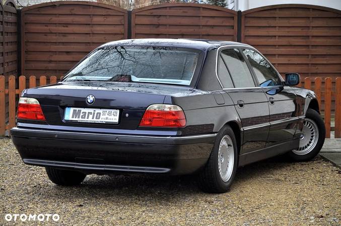 BMW Seria 7 735i - 6