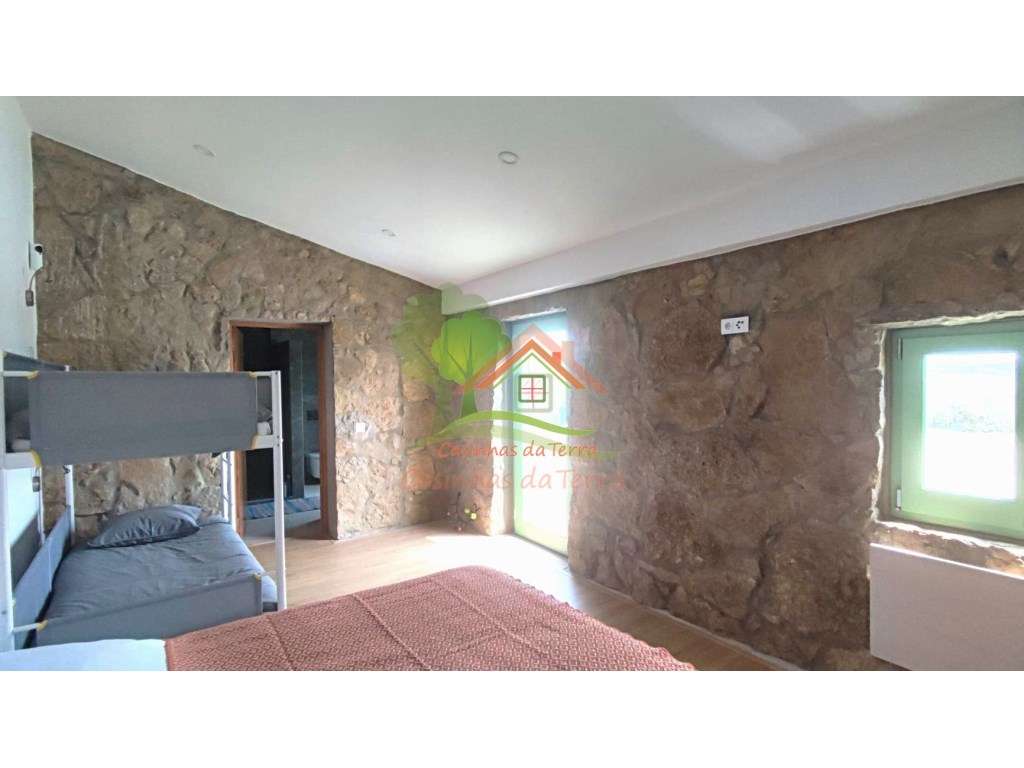 Terreno rústico com vista de mar e casa-9