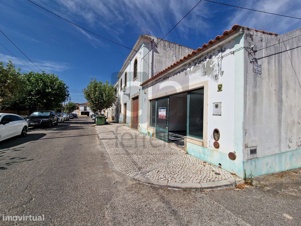 LOja com possibilidade para Moradia T3-18