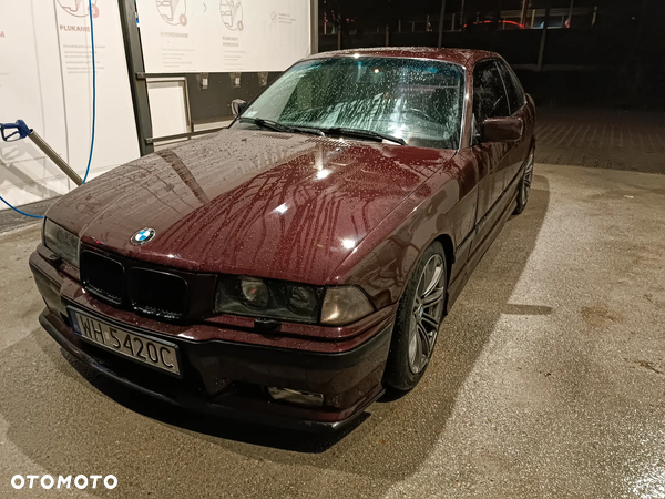 BMW Seria 3 325i - 18