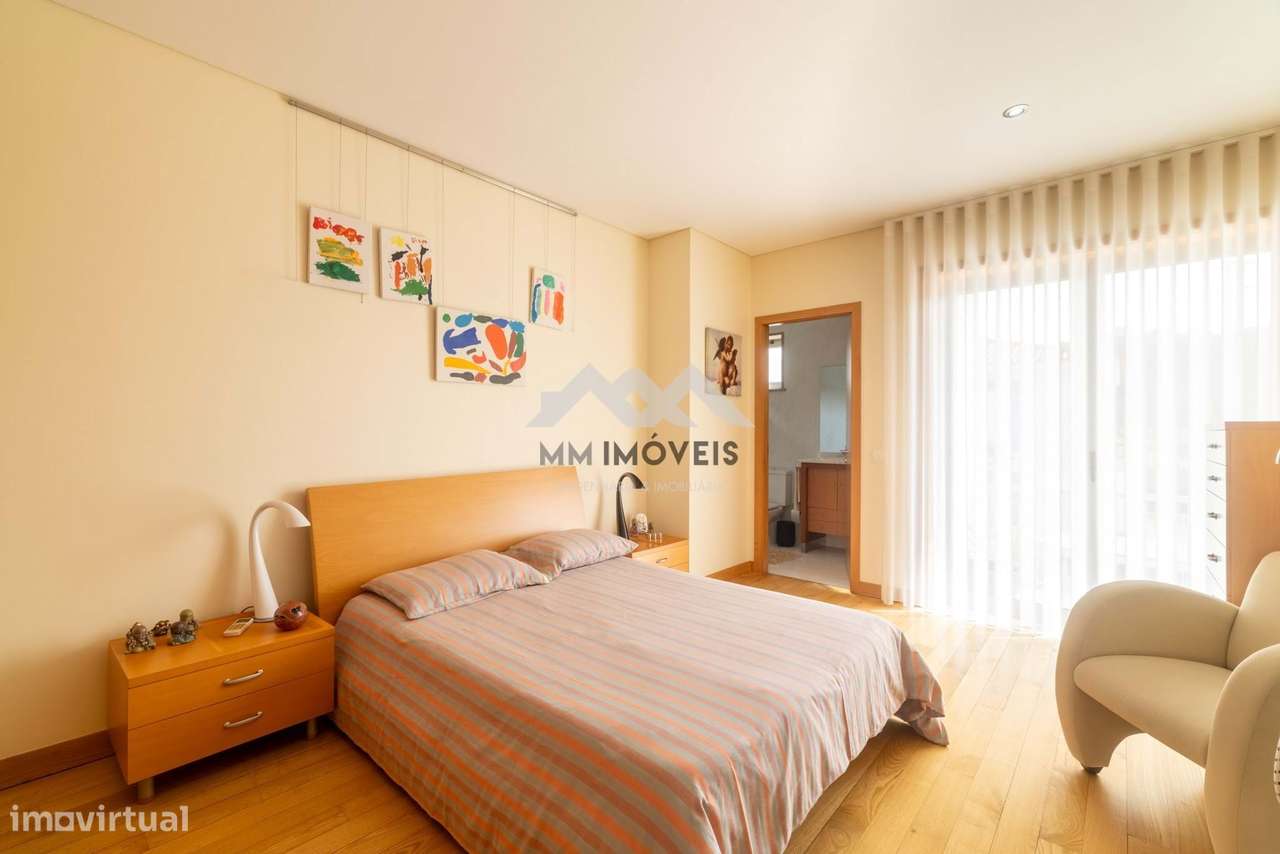 Moradia T6 | Braga | Isolada | Piscina | 1 000m2 | Terraço | Jardim |-38