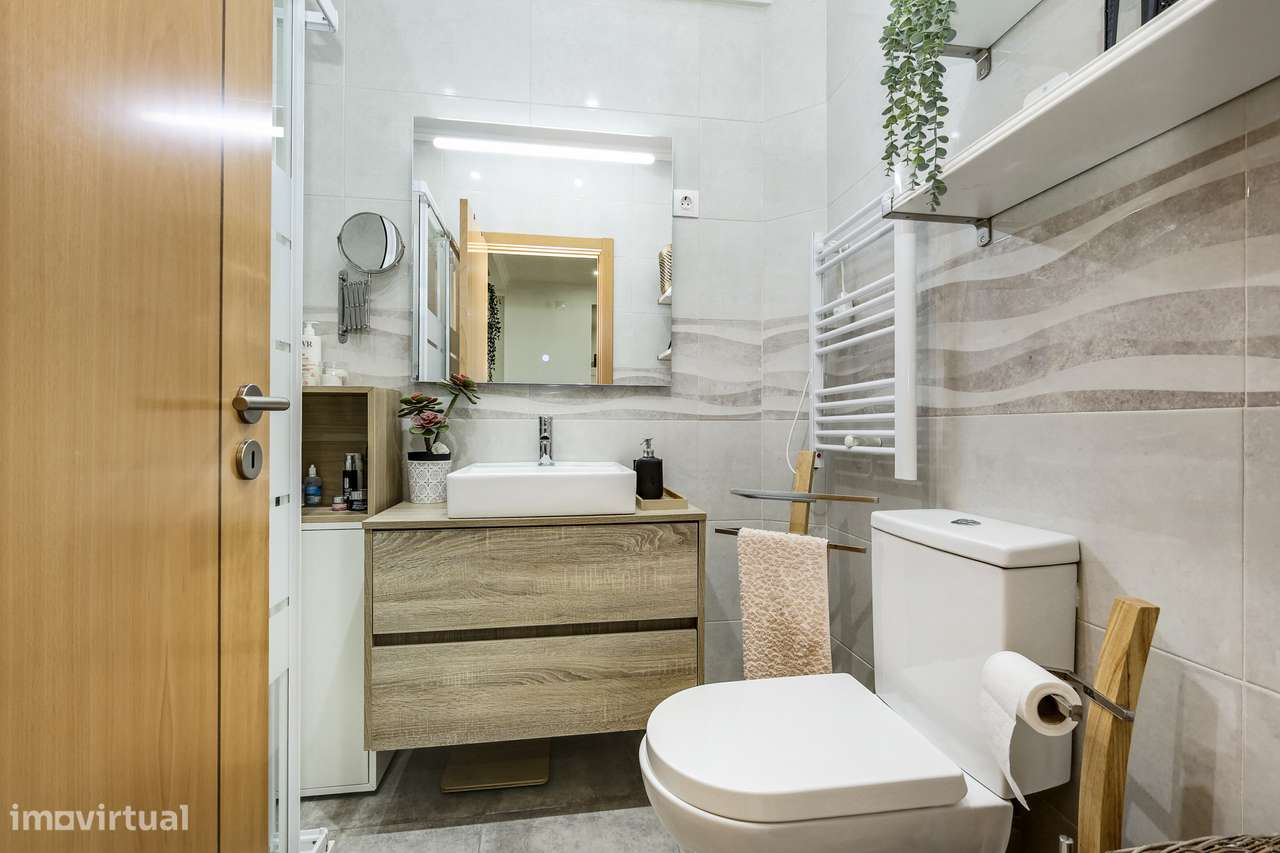 OPORTUNIDADE EM ODIVELAS - T2 COM LOCALIZAÇÃO CENTRAL-8