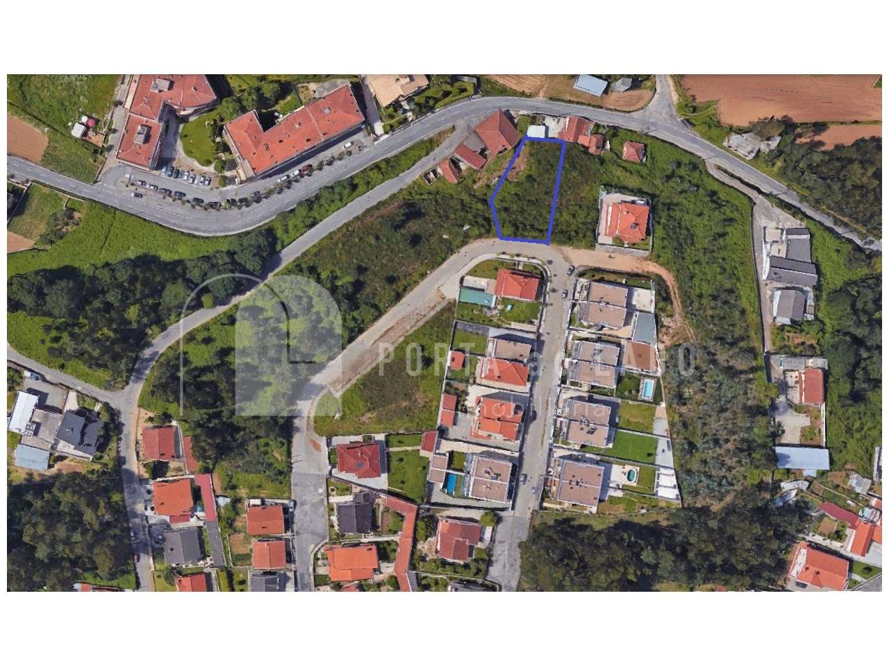 Lote em Lobão – Santa Maria da Feira | 806m² para moradia isolada - Grande imagem: 2/5