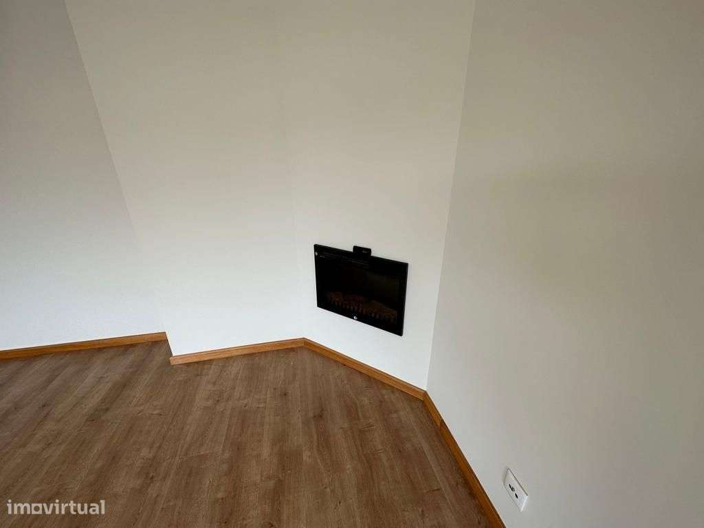 Vendo apartamento T3 remodelado a 150 metros praia vila do conde - Grande imagem: 2/43