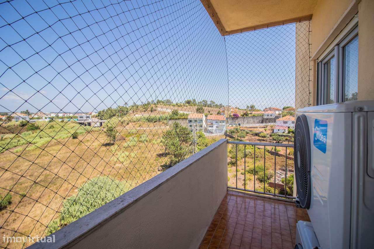 T3 Como Novo com Parqueamento Fechado a 3 km da Praia-21
