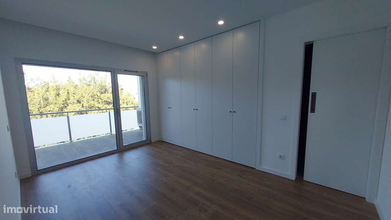 Apartamento T3 novo C/ box- Leiria-22