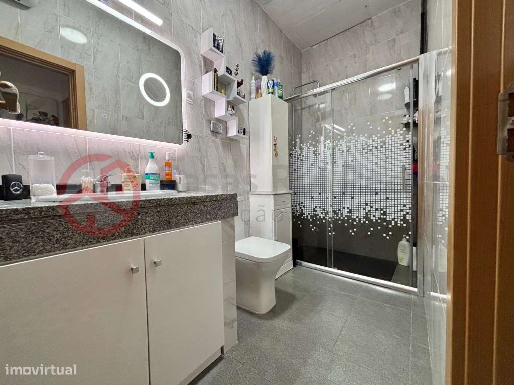 Moradia T2 com anexo, zona de lazer, na Charneca da Caparica-22