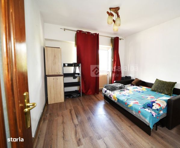 La doar 5 minute de Piata Unirii – Apartament spatios cu 4 Camere-2