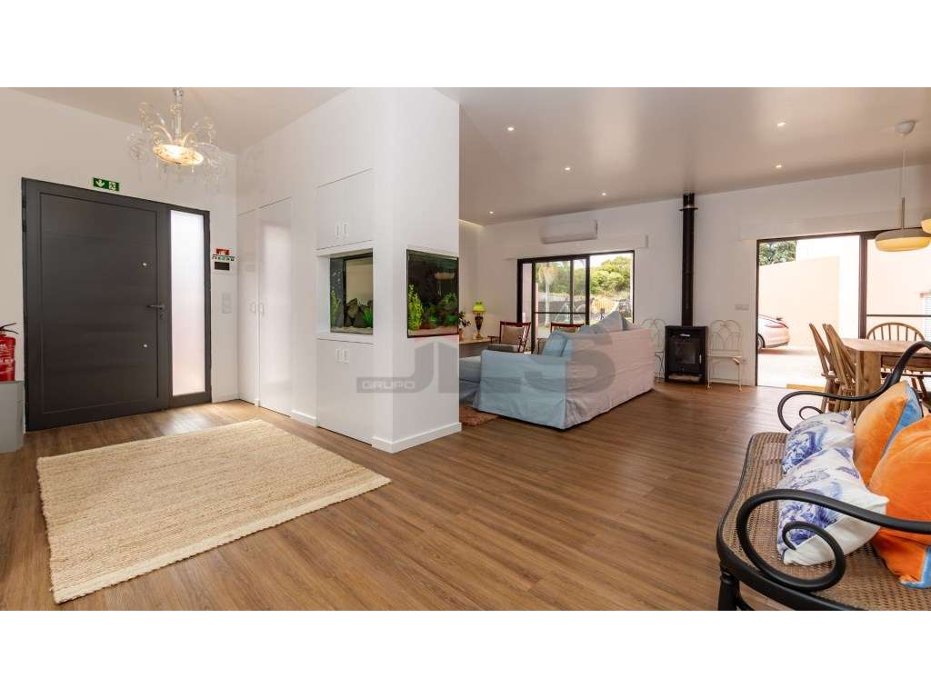 Moradia V4 com Apartamento T1 Anexo, Totalmente Remodelada - Centro...-24