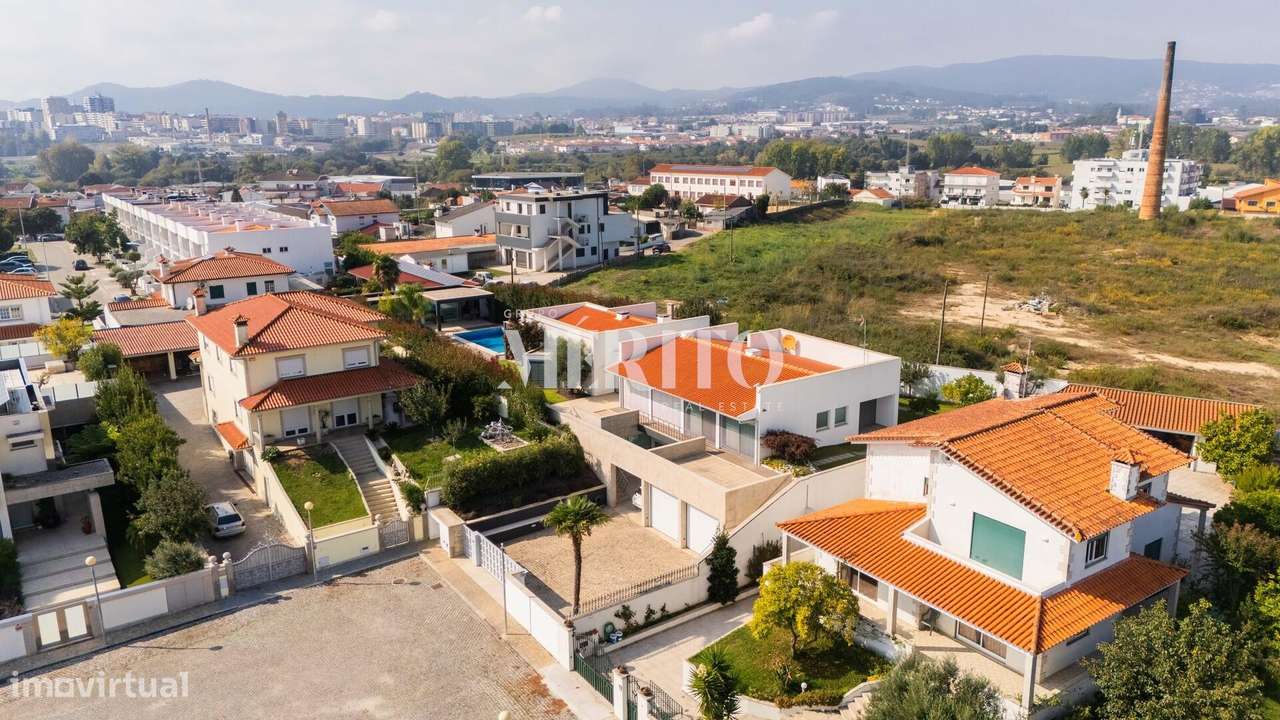 Magnífica Moradia T4+1 em Tamel São Veríssimo, Barcelos - Grande imagem: 3/59