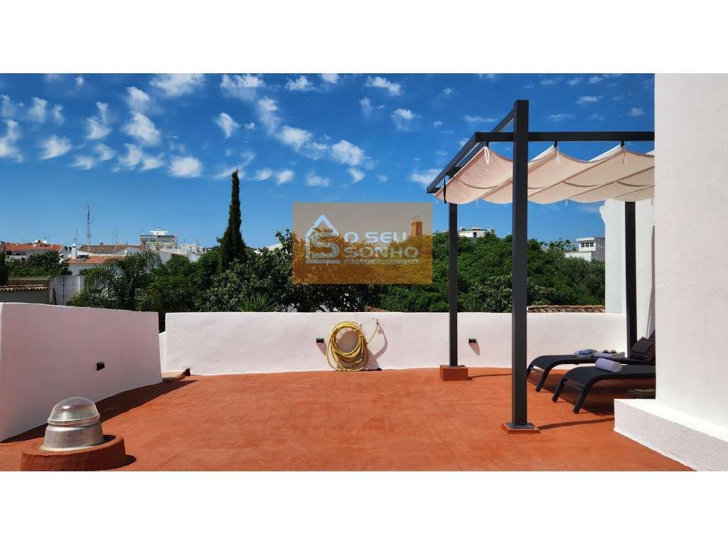 Moradia Térrea Tradicional com Terraço no Centro Histórico de São B...-30