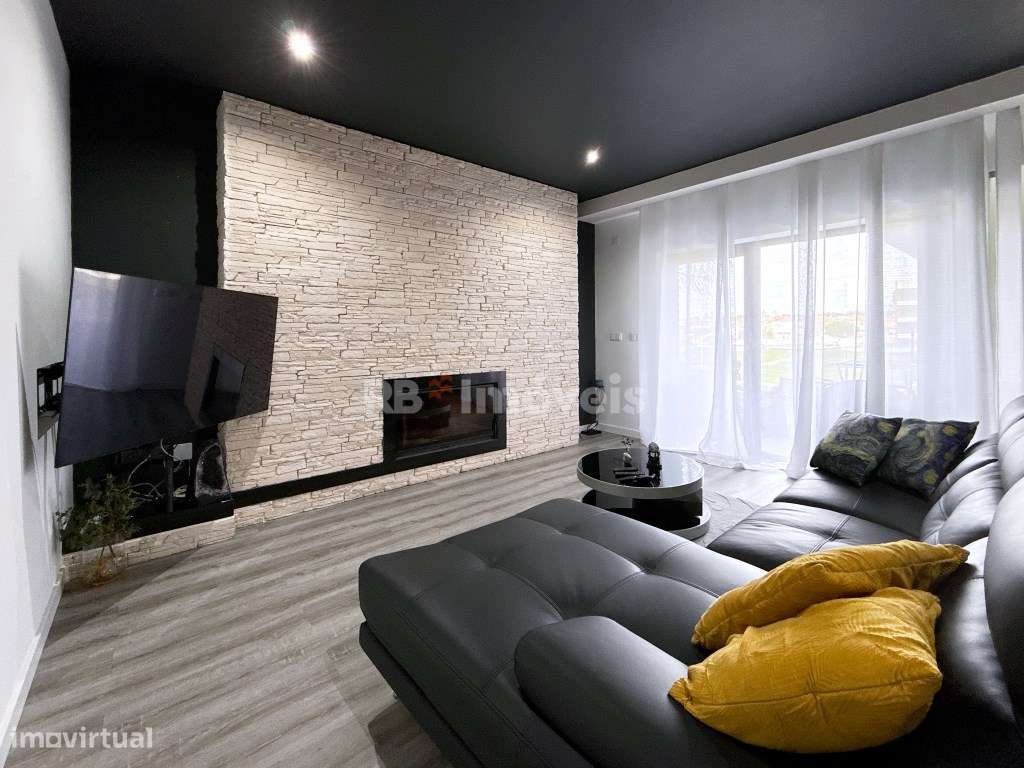 Apartamento T3 em condomínio privado com piscina-11