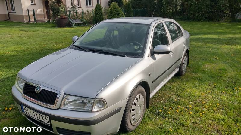 Skoda Octavia 1.6 Tour - 1