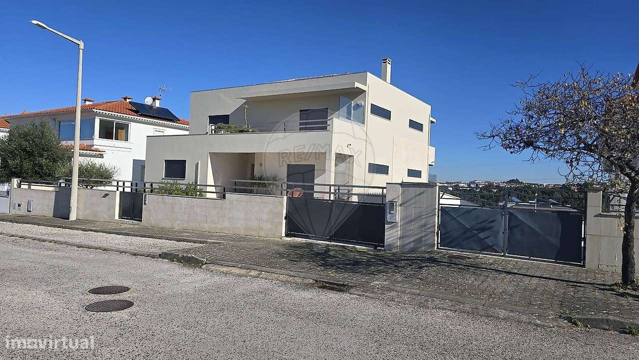 Moradia T5 para venda - Grande imagem: 2/47