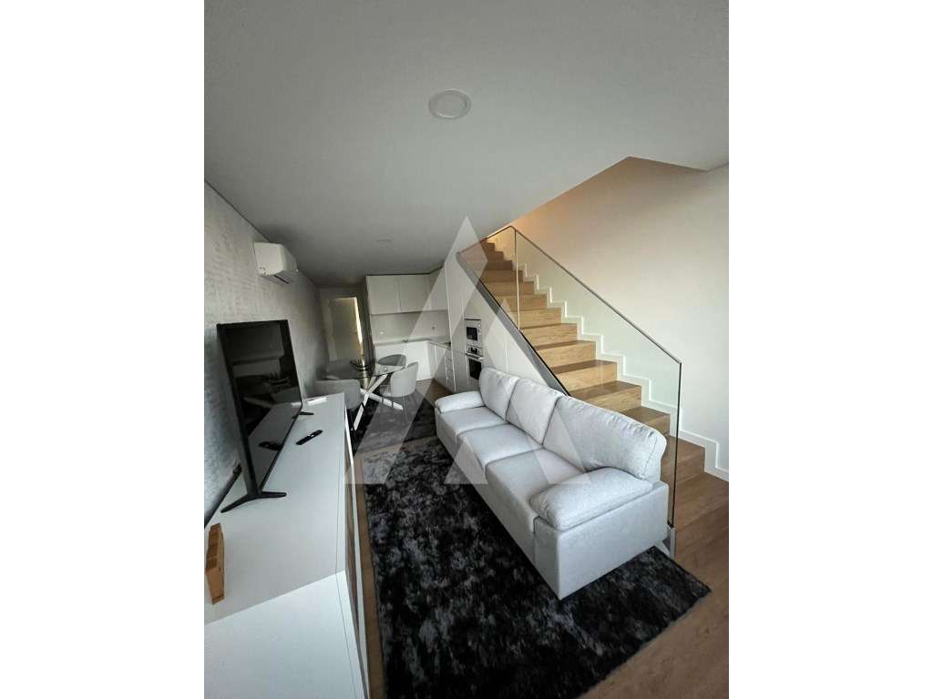 Apartamento T2 Duplex Mobilado na Av. Dr. Lourenço Peixinho - Grande imagem: 5/10