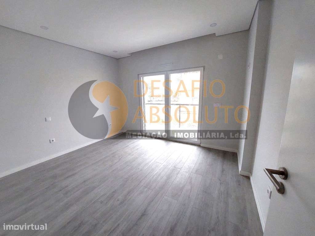 Apartamento T2 c/ varanda. Quinta do Conde - Pinhal do General-14