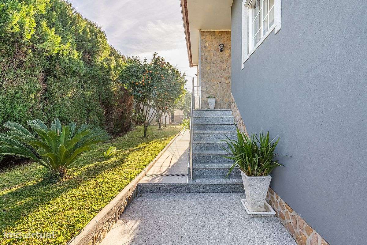 Moradia T5 para venda-13