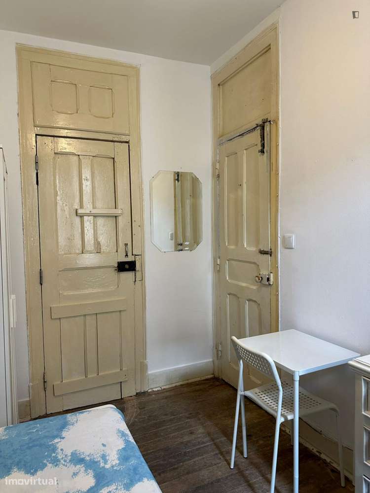 Quarto - localizado em Alameda Lisbon - Grande imagem: 3/14