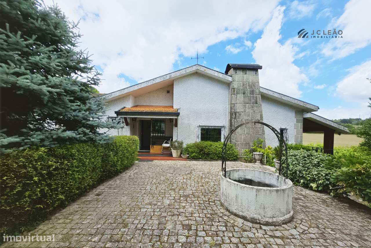 Quinta T4 com 3.670 m² de Terreno em Bitarães, Paredes-39