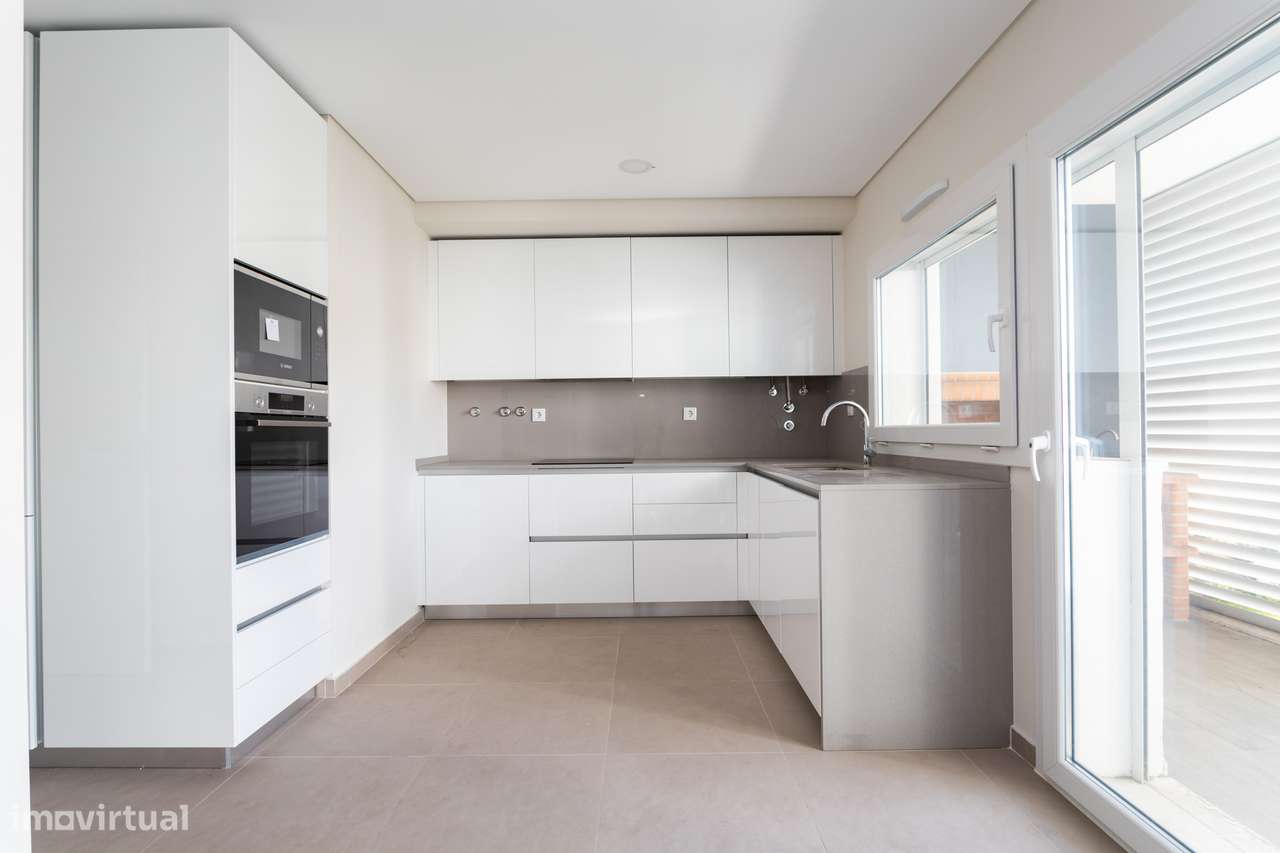 Arrenda-se apartamento T2 em Póvoa de Santo Adrião - Grande imagem: 5/34