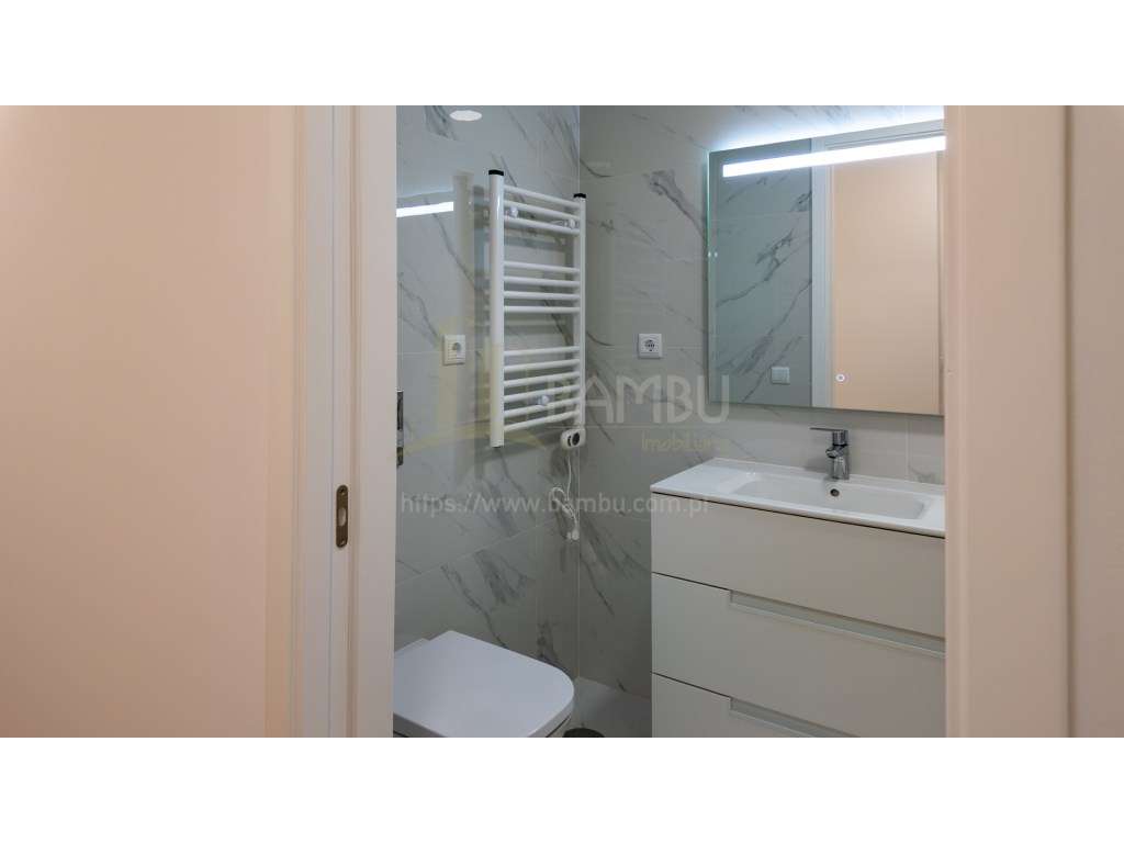 Apartamento T2 (NOVO) com lugar de garagem-12