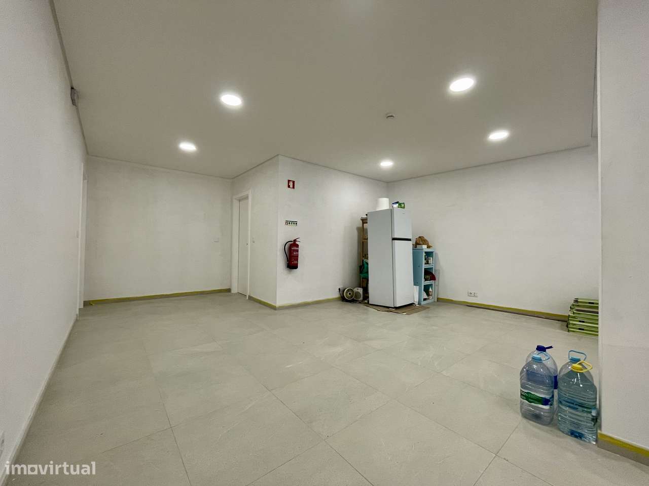 Loja c/ Box Tripla e 2 Parqueamentos - Póvoa de Santa Iria - Grande imagem: 5/16