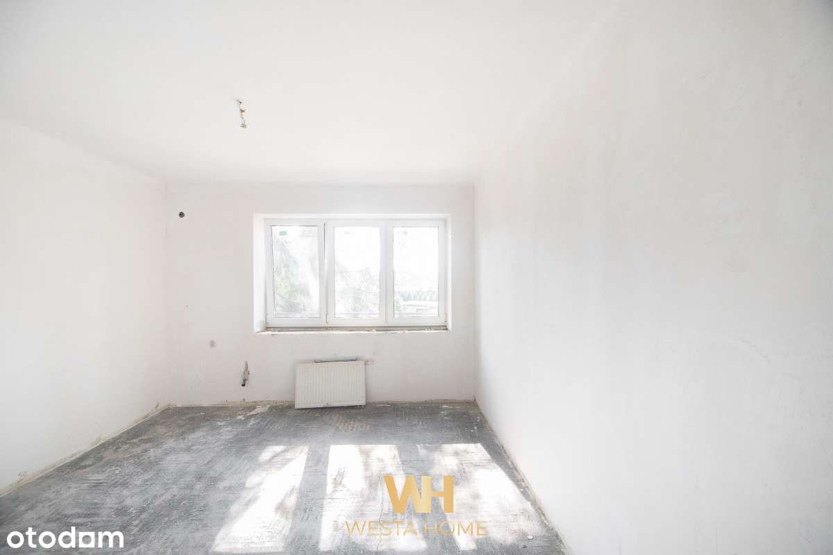 Dom wolnostojący w otoczeniu drzew. Zakroczym.-12