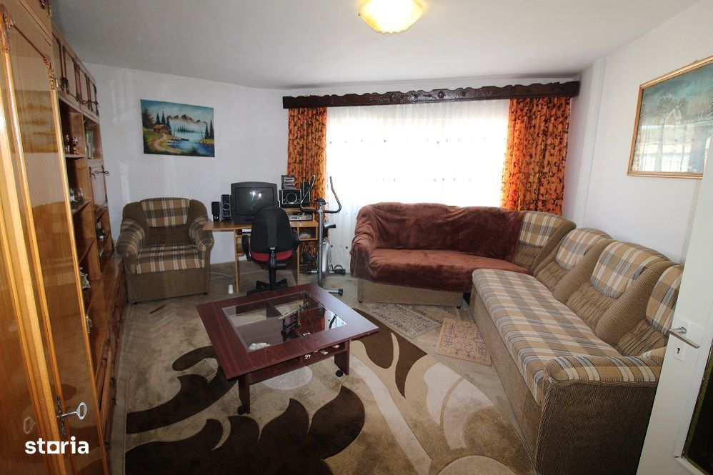 Vând apartament 2 camere în Hunedoara, zona M5/1-Privighetorilor, 49mp