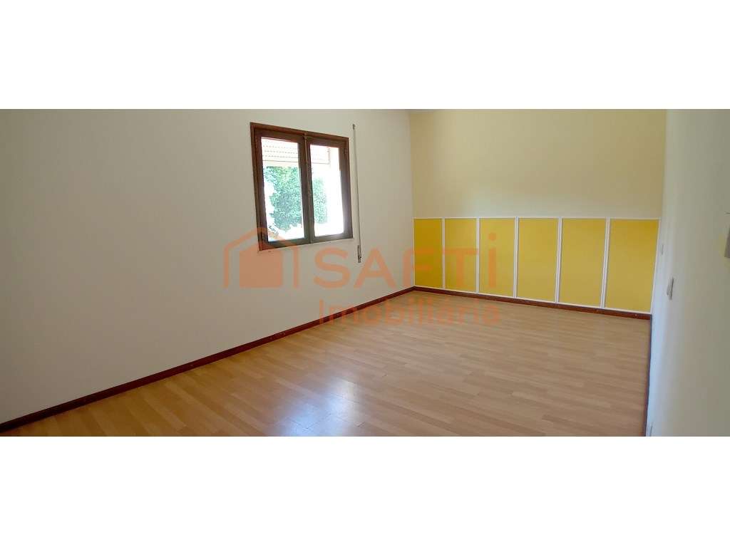 Moradia com terreno - Grande imagem: 5/12