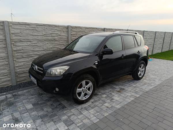 Toyota RAV4 - 1