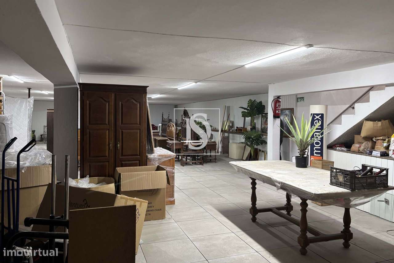 Espaço comercial com 598m2 no centro de Viseu-15