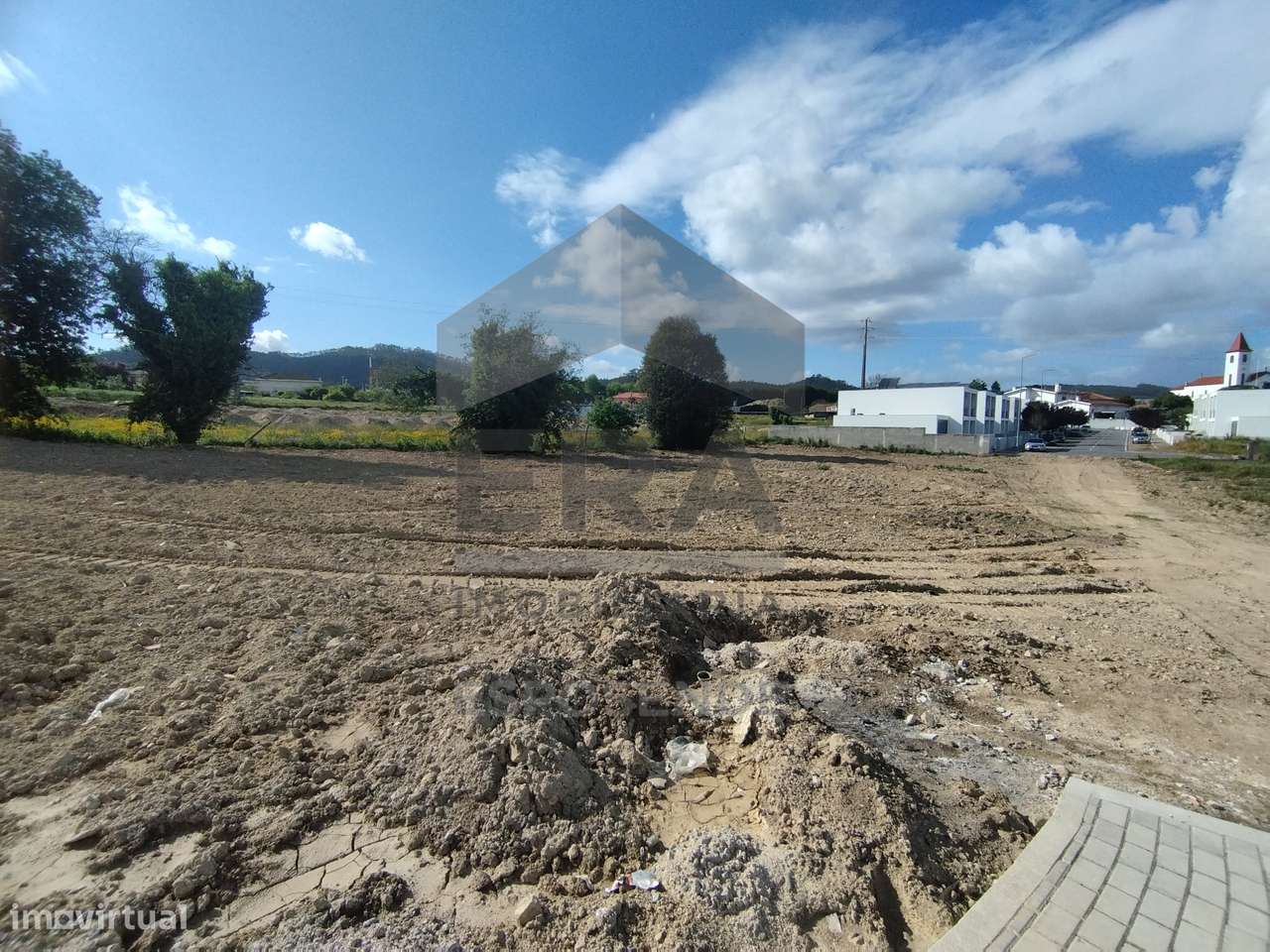 Terreno inserido em zona de construção-5