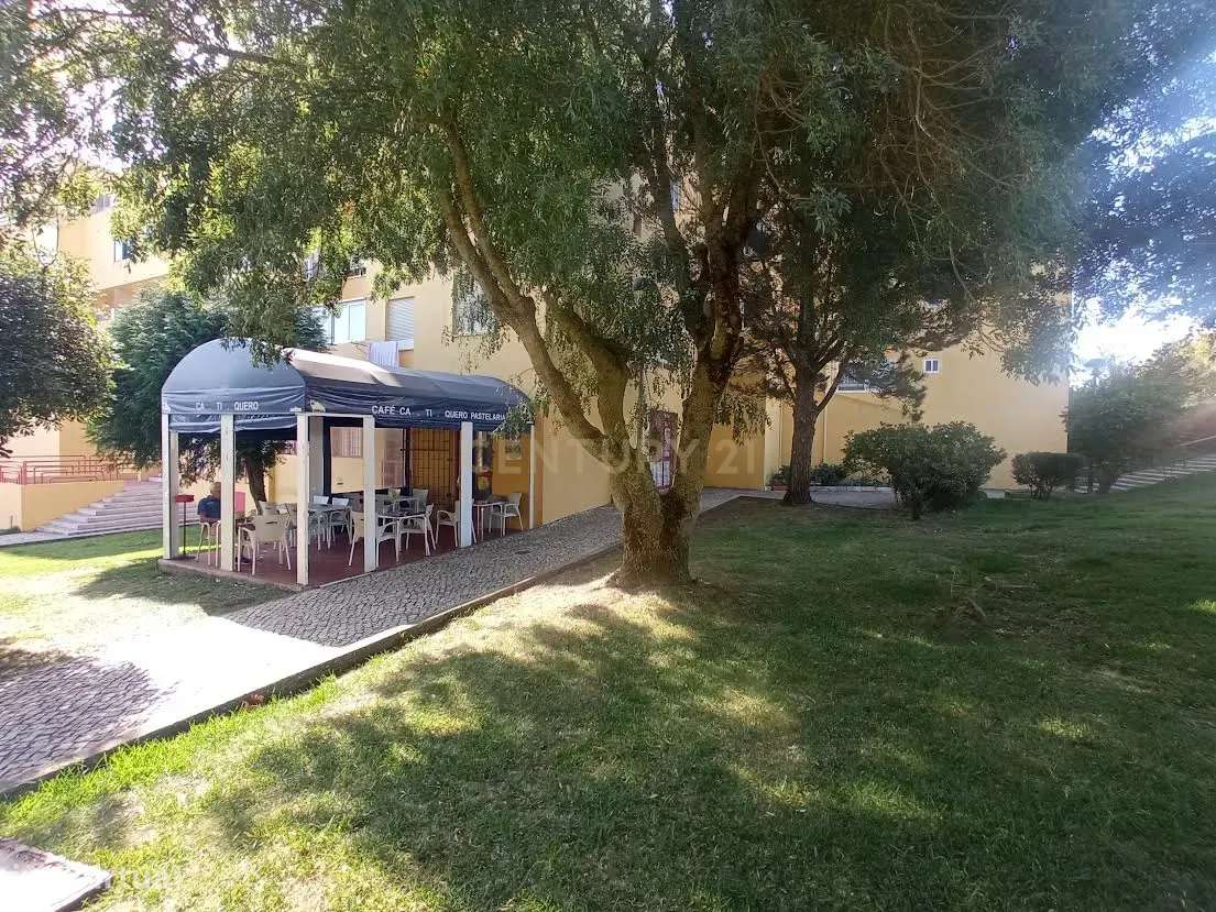 INVESTIDOR -  Trespasse de Pastelaria e cafetaria em pleno funcionamen-1