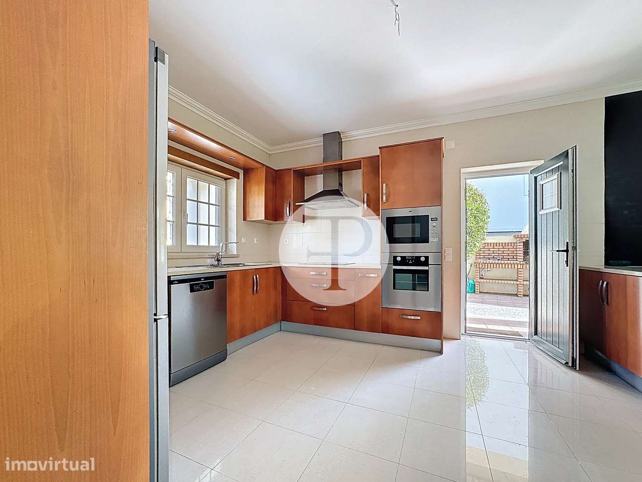 Moradia T5 com piscina no Nadadouro | 408 m² | Lote de 809 m²-14