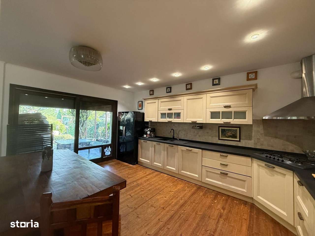 Vila 5 camere cu LIFT| Complex privat cu piscină | Iancu Nicolae-3