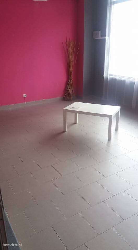 Espaço comercial de 25m² no centro da Cruz de Pau - Grande imagem: 5/5