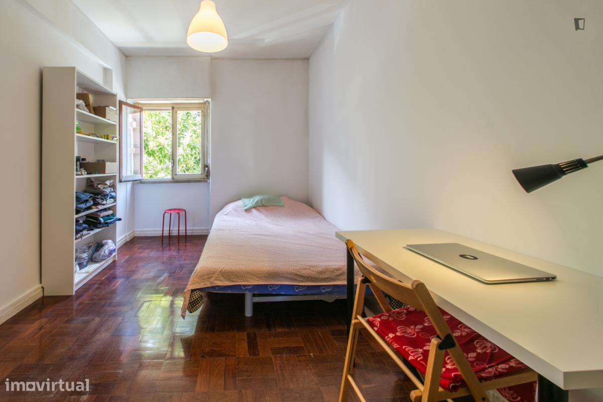 Quarto - localizado em Estrela Lisbon - Grande imagem: 4/6