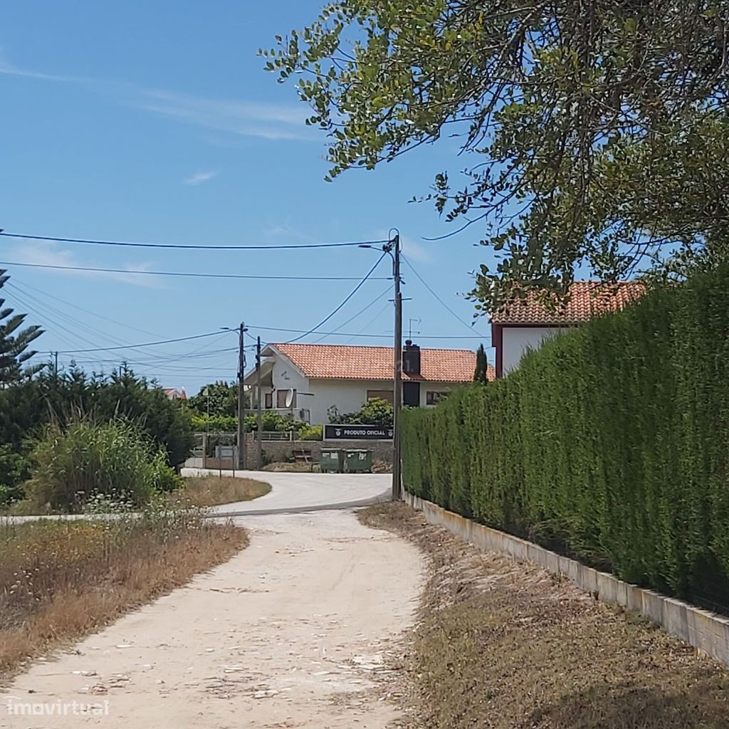 Terreno Urbano para construção com 528m2  em Torres Vedras,  freguesia