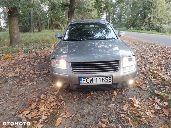 Volkswagen Passat 1.9 TDI Highline - 11