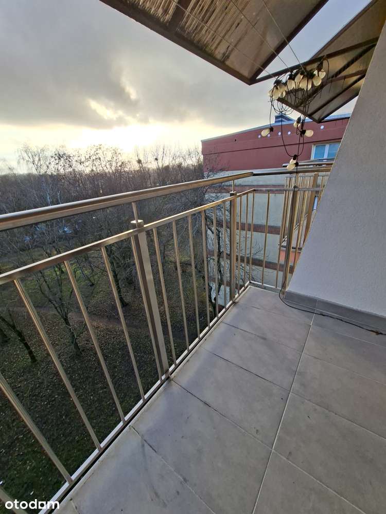 Kawalerka typu studio z balkonem z  pięknym widokiem na zieleń-6