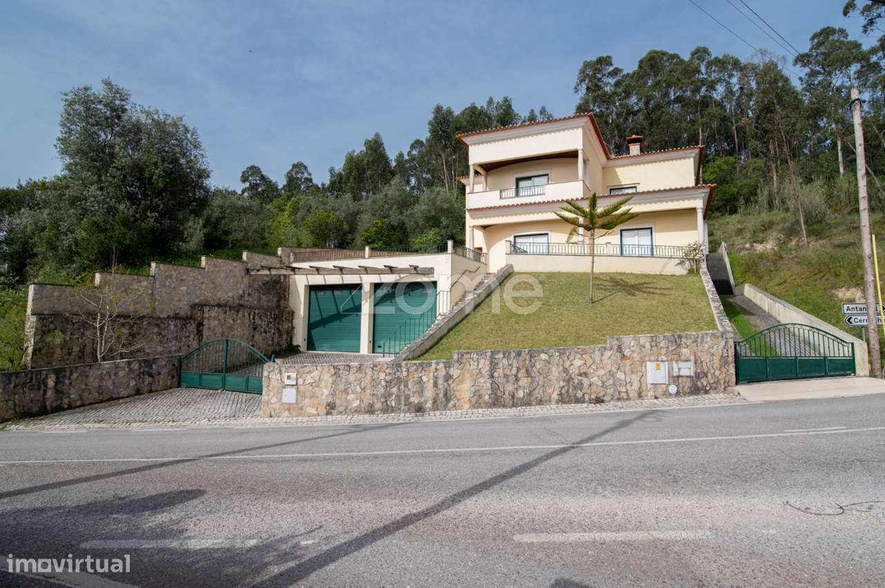 Moradia T4+1 Individual | Cernache | Terreno 2380m2 - Grande imagem: 1/56