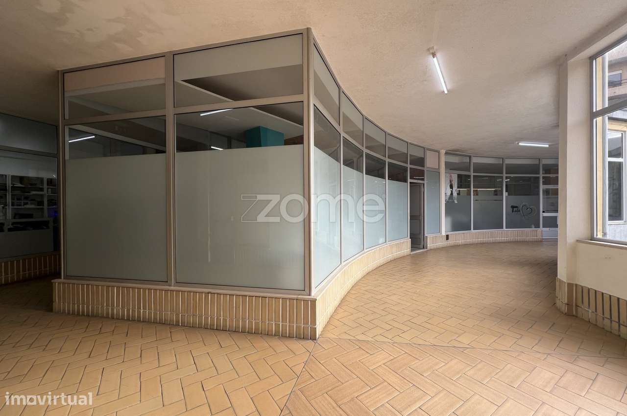 Loja na Galeria Comercial Bairro do Jardim, Viana do Castelo - Grande imagem: 4/33