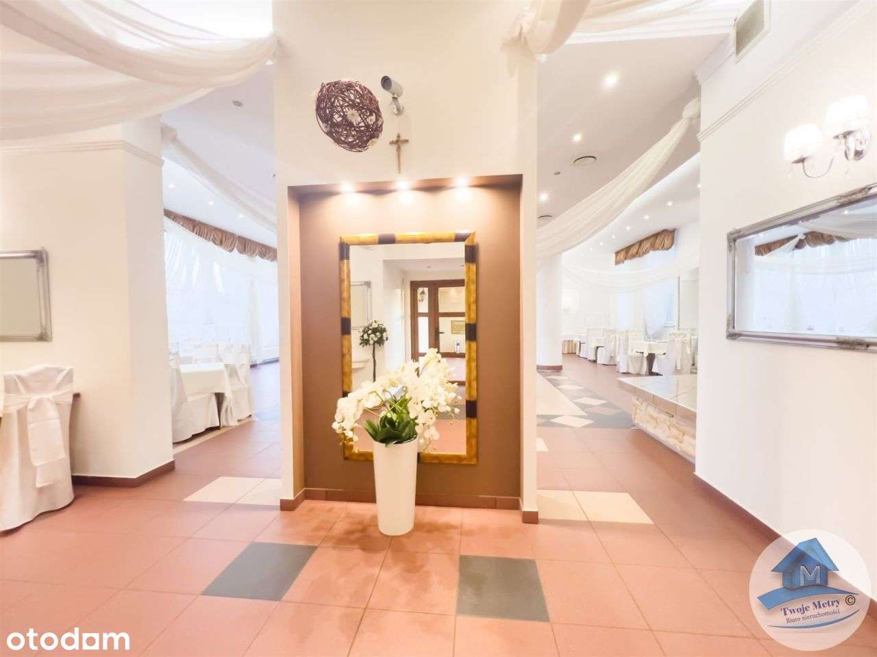 Funkcjonująca restauracja z wachlarzem możliwości!-8