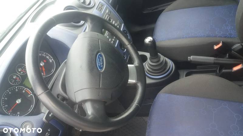 Ford Fiesta 1.3 Ambiente - 18